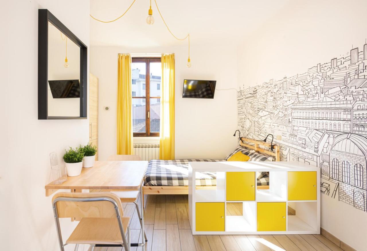 A Yellow Touch - Modern Studio In Isola Milano Εξωτερικό φωτογραφία